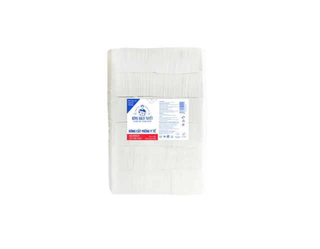 Bông y tế cắt miếng Bạch Tuyết 7cmx7cm giúp hạn chế tối đa xơ thừa dính trên bề mặt vết thương (Gói 500g)