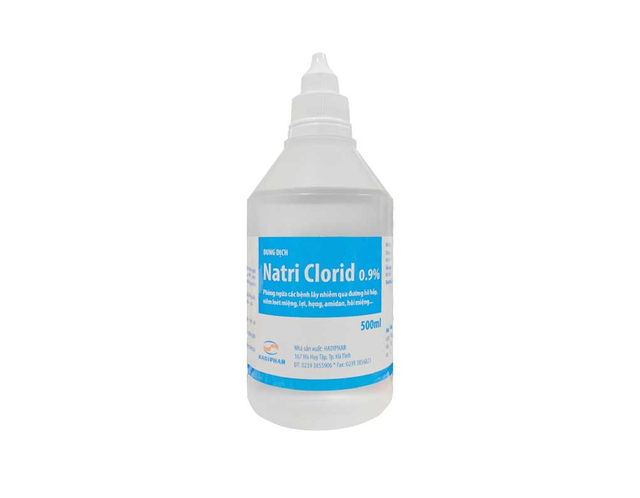 Nước muối Natri clorid 0.9% Hadiphar vệ sinh răng miệng, làm sạch vết thương (Chai 500ml)