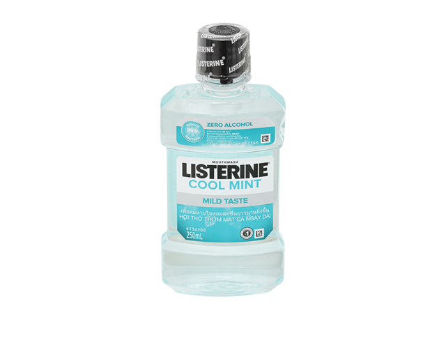 Nước súc miệng Listerine Cool Mint không cay ngừa mảng bám (Chai 250ml)