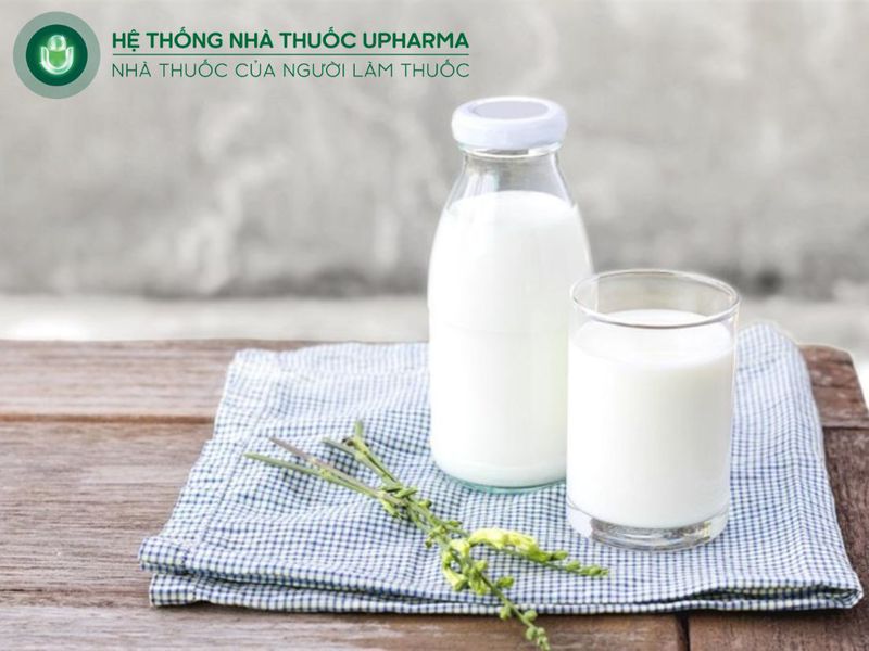 trẻ bị ho kiêng các sản phẩm từ sữa