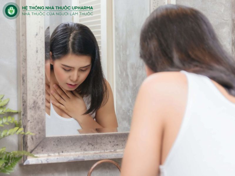 buồn nôn là biểu hiện sỏi thận ở nữ