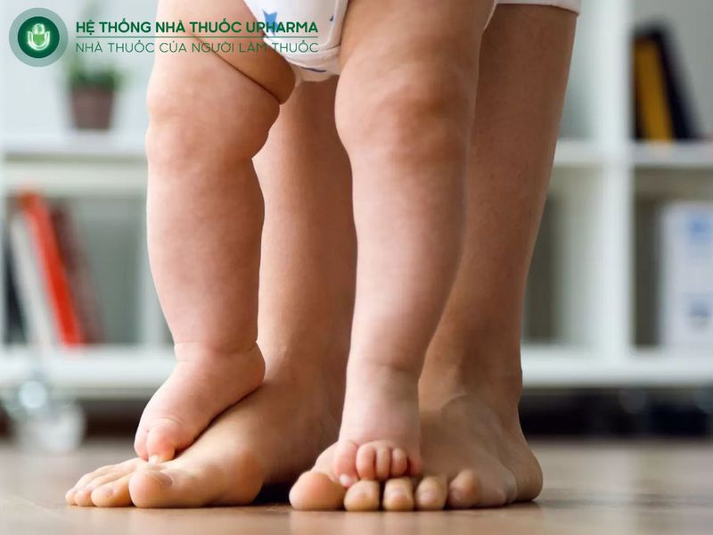 xương mềm là dấu hiệu trẻ thiếu canxi