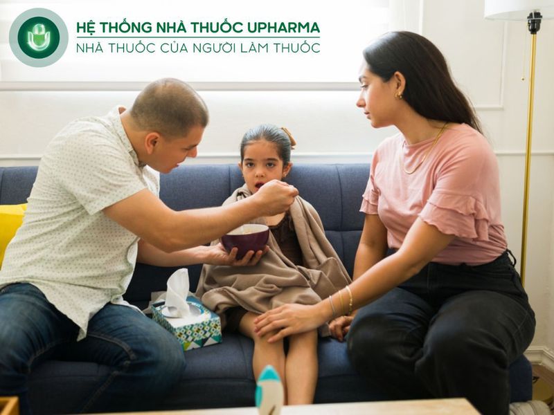 trẻ bị ho có ăn được thịt gà không