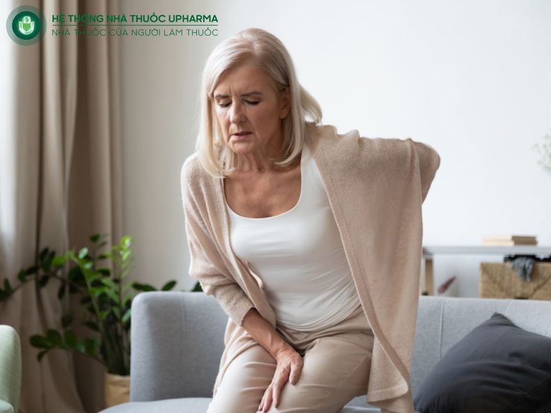 triệu chứng loãng xương ở người già