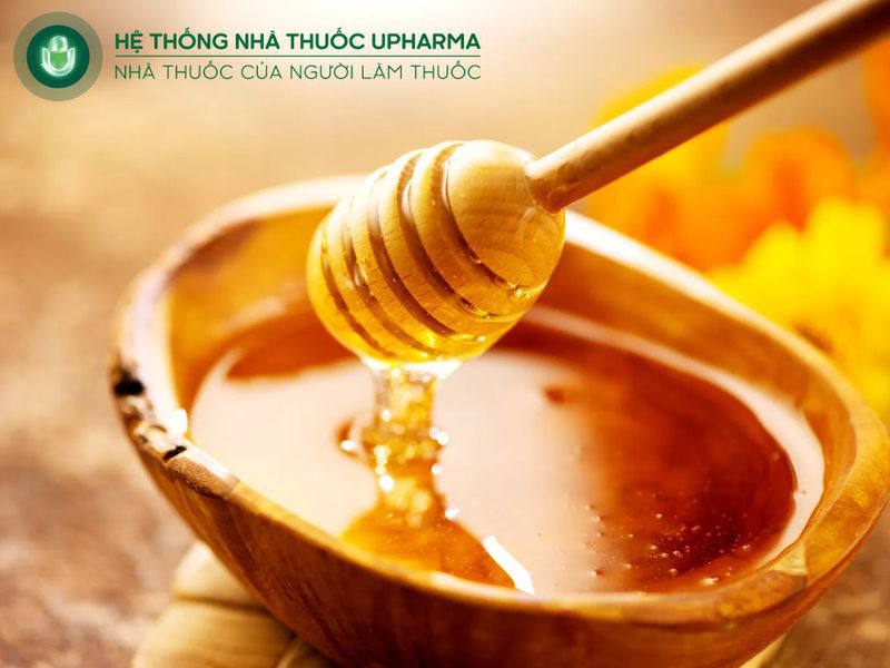 mẹo trị viêm phế quản cho bé bằng mật ong