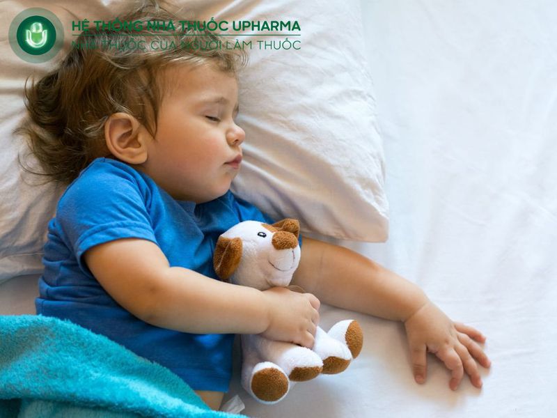 mẹo trị viêm phế quản cho bé bằng cách nghỉ ngơi