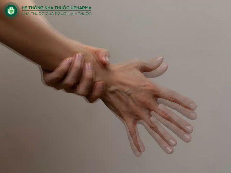 nguyên nhân gây run tay