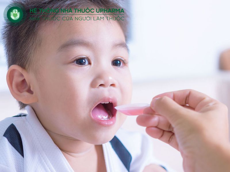 có nên cho trẻ uống thuốc kháng sinh