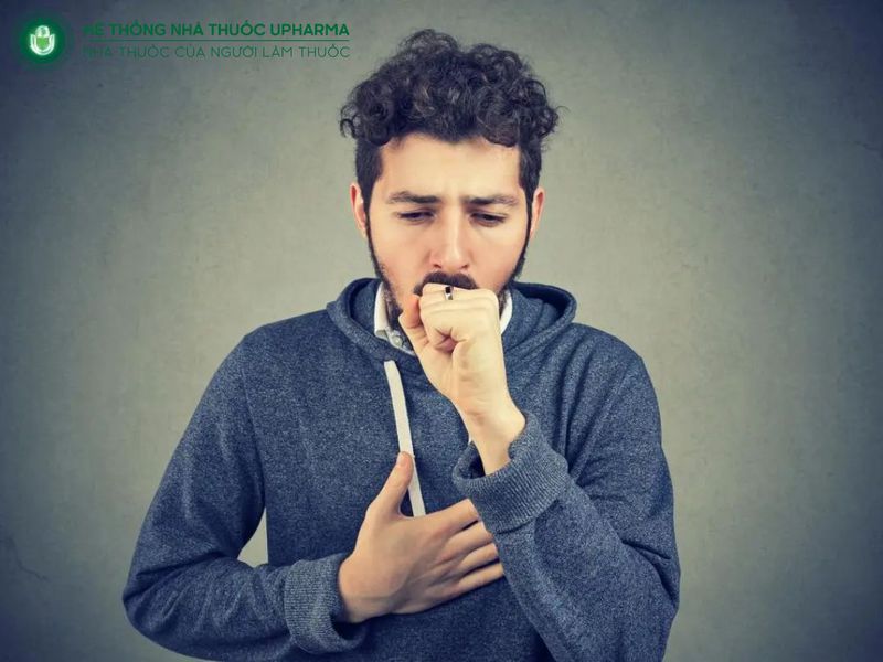 tức ngực là triệu chứng viêm phế quản dạng hen